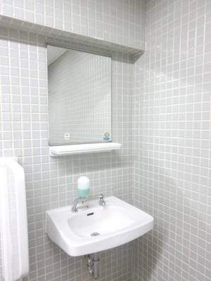 【洗面所】 | 乙仲通の事務所物件 | 男性用洗面台