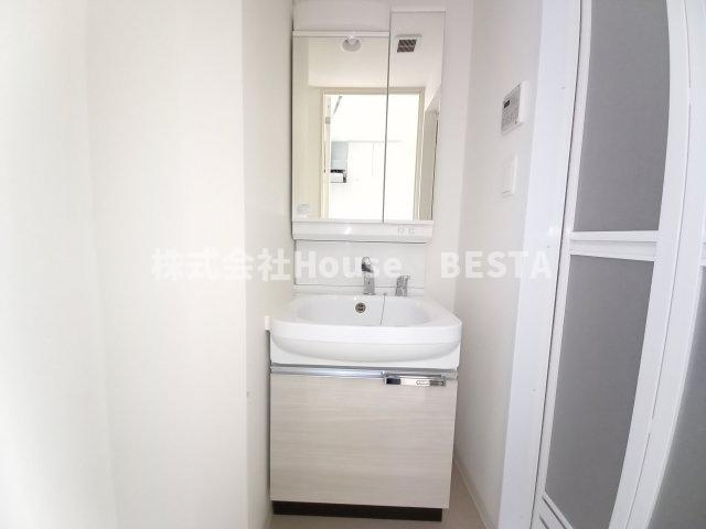 プレサンスTHE神戸の独立洗面台