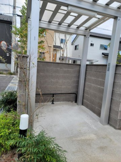 【その他共用部分】 | 屋根付きの駐輪場です。