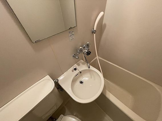 サンプラザ三宮70の洗面所