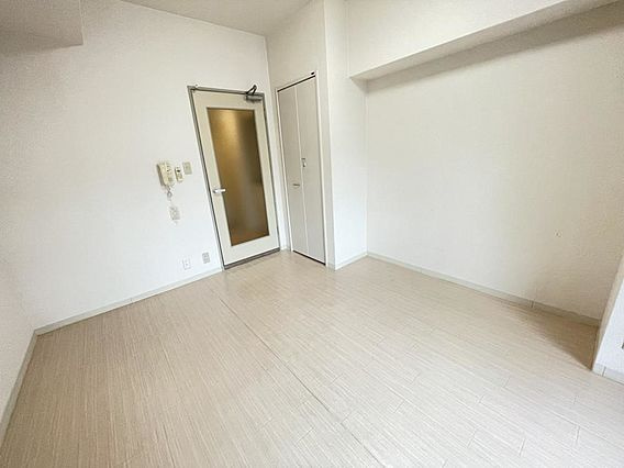 サンプラザ三宮70の居間・リビング