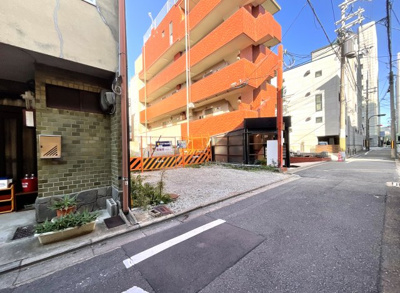【前面道路含む現地写真】 | 下京区鍵屋町通烏丸西入鍵屋町　注文住宅　建築条件なし　土地 | 地下鉄『五条駅』以外に、阪急京都線『烏丸駅』や『京都駅』まで徒歩13分でアクセスが可能です。これほど便利な場所にお家が建てられたら良いですね。