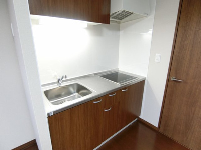 【キッチン】 | 富谷レジデンスⅠ | ２口ＩＨヒーター付きのキッチン。