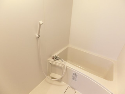 【浴室】 | 富谷レジデンスⅠ | 給湯式のお風呂です。