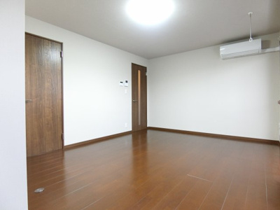 【内装】 | 富谷レジデンスⅠ | ペットと暮らせるお部屋です。