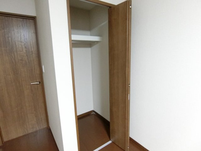 【収納】 | 富谷レジデンスⅠ | クローゼットでお荷物もすっきり収納。
