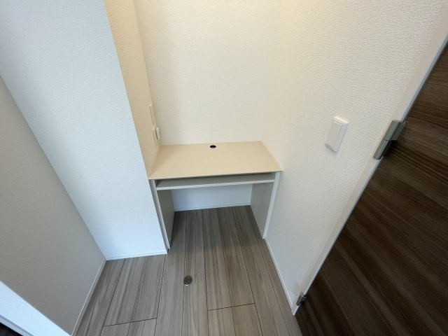 D-room公津の杜Aの内装|備え付デスク