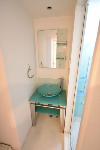 セレニテ難波西の独立洗面台|イメージ