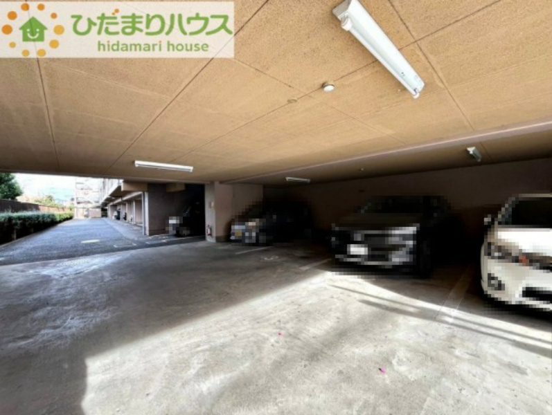 上尾市原市　中古マンション　グランドヒルズ上尾原市の駐車場