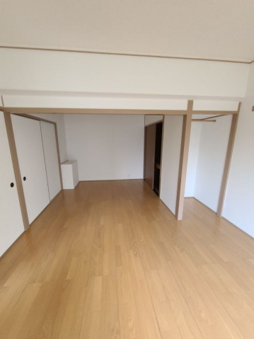 坪石ビルの居間・リビング|ゆったり過ごせる居間です