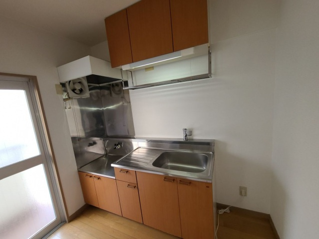 坪石ビルのキッチン|きれいなキッチンです