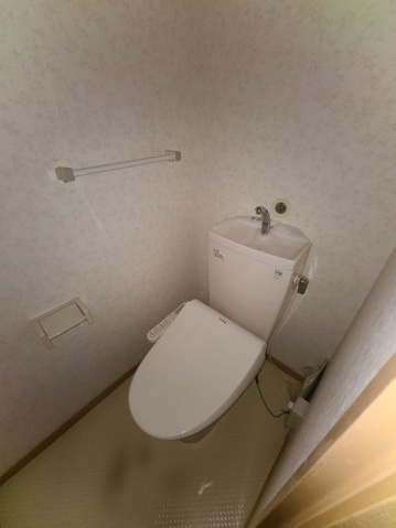 坪石ビルのトイレ|シンプルで使いやすいトイレです