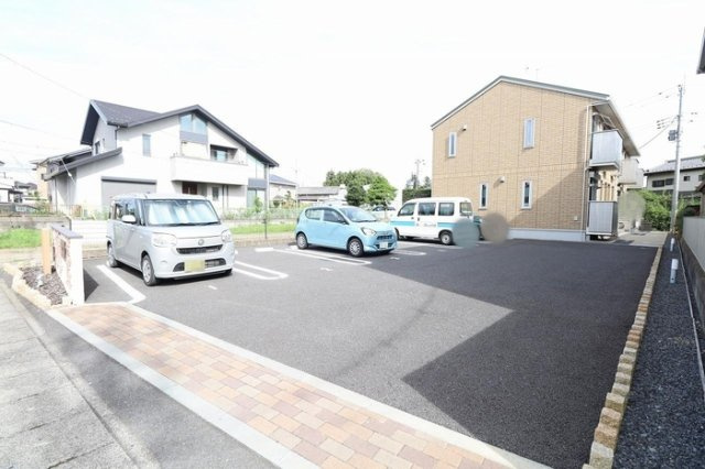 プランドールの駐車場