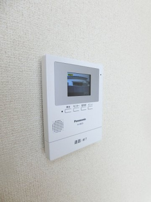 【セキュリティ】 | スカイアーバン | 防犯対策に有効なカメラ付きインターホン！録画機能が付いているので留守中の訪問者まで確認できます♪