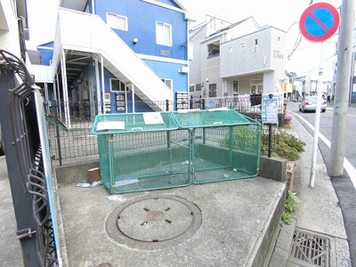 【その他共用部分】 | スカイアーバン | 敷地内ごみ置き場でごみ出しもらくらく～♪忙しい社会人さんや学生さんにもうってつけ！