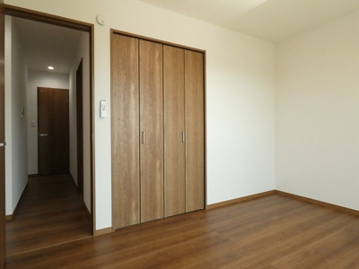 【洋室】 | N・ガレージ