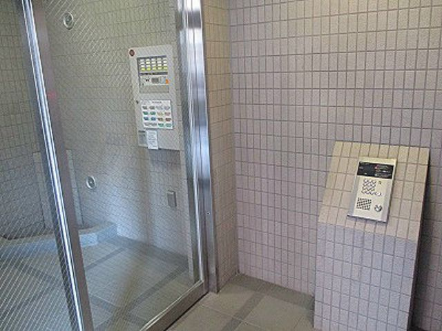 ISグランデセンター北のエントランス|現況優先。