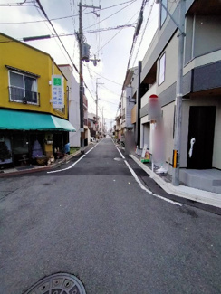 【前面道路含む現地写真】