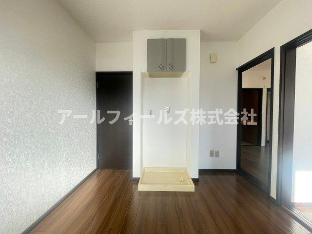 千葉市中央区松ケ丘町のアパートの居間・リビング