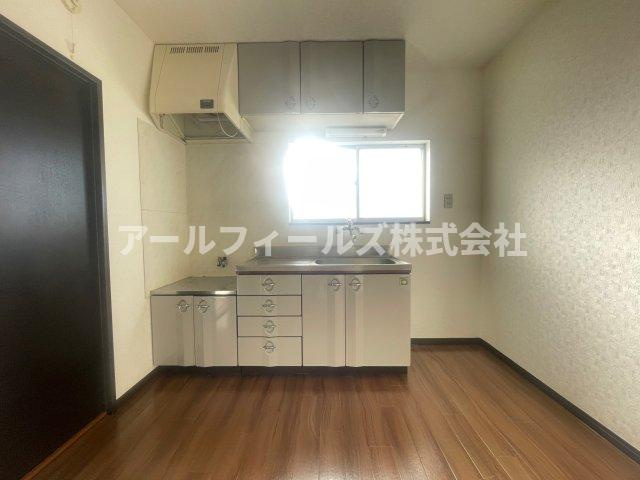 千葉市中央区松ケ丘町のアパートの居間・リビング