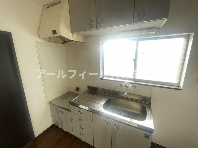 千葉市中央区松ケ丘町のアパートのキッチン
