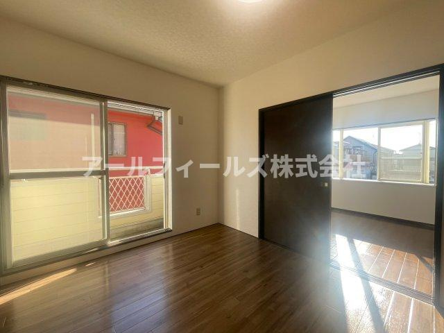 千葉市中央区松ケ丘町のアパートの居間・リビング