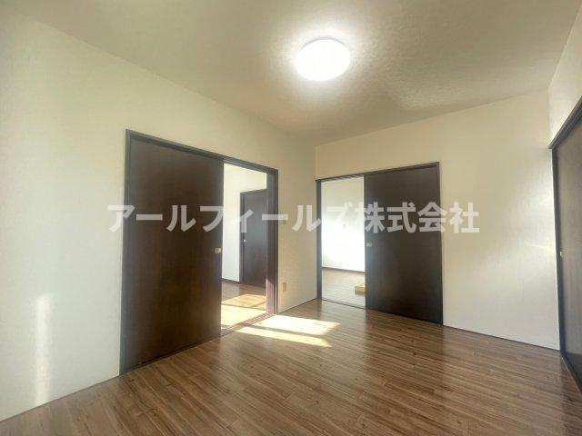 千葉市中央区松ケ丘町のアパートの居間・リビング