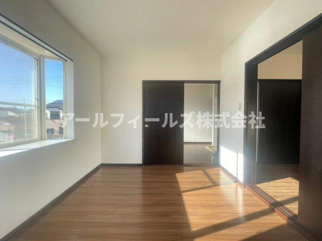 千葉市中央区松ケ丘町のアパートの居間・リビング