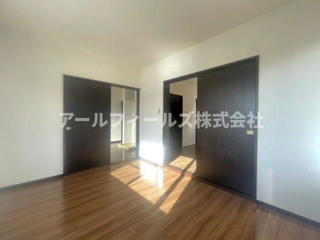 千葉市中央区松ケ丘町のアパートの居間・リビング