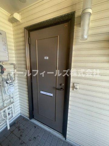 千葉市中央区松ケ丘町のアパートの玄関