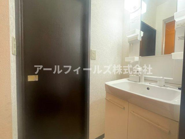 千葉市中央区松ケ丘町のアパートの洗面所