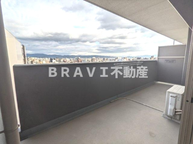 ドゥーエ森ノ宮 BRAVI不動産のバルコニー|【ドゥーエ森ノ宮】大きなバルコニーは眺望も良く快適です