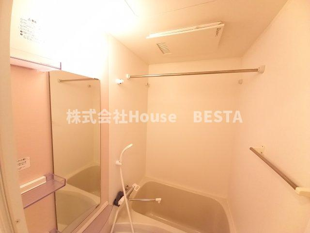 セレニテ神戸元町の浴室