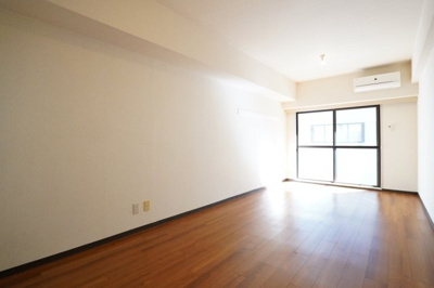 【洋室】 | ロイヤルパレス原宿