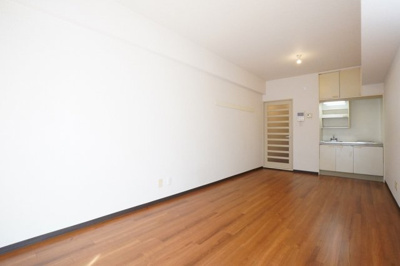 【洋室】 | ロイヤルパレス原宿