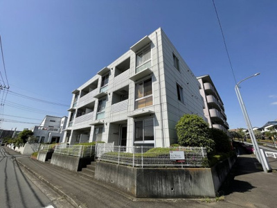 【外観】 | サニーヒル【SHM】 | 積水ハウス施工の賃貸住宅シャーメゾン！ブルーライン「中川」駅より徒歩10分！東急田園都市線「江田」駅からも徒歩圏内！2駅2沿線利用可能で通勤通学・お買物にも便利な立地です☆