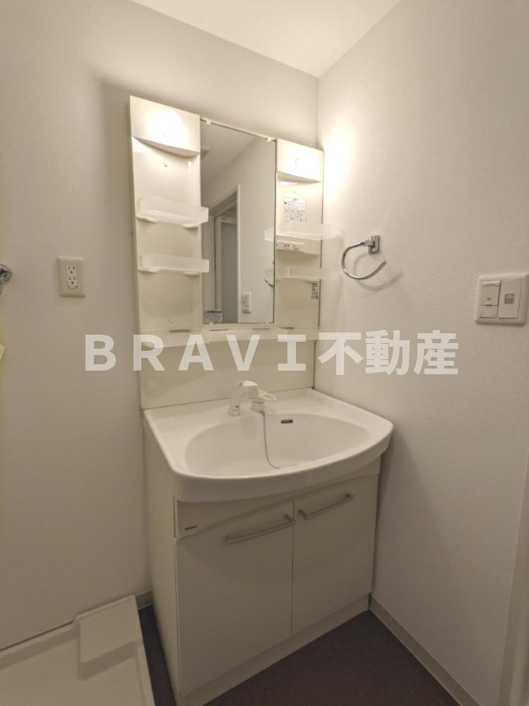 ドゥーエ森ノ宮 BRAVI不動産の独立洗面台|【ドゥーエ森ノ宮】洗面ボウルが大きく便利