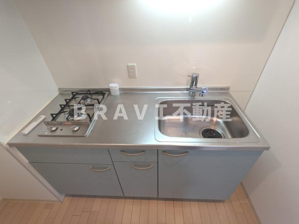 ドゥーエ森ノ宮 BRAVI不動産のキッチン|【ドゥーエ森ノ宮】大きなキッチンで料理も快適