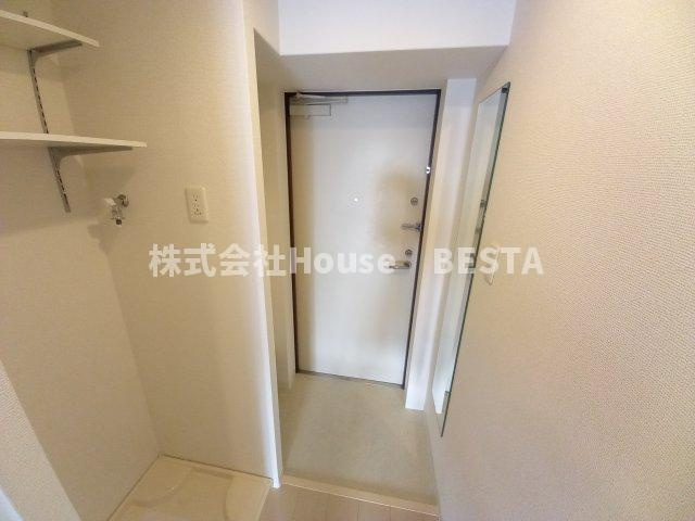 セレニテ神戸元町の玄関