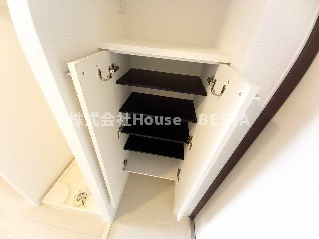 セレニテ神戸元町の収納