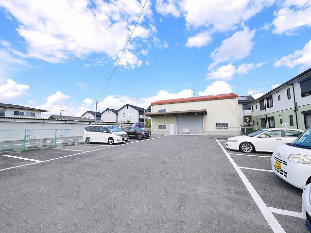 大安寺２丁目倉庫の駐車場|駐車場完備です