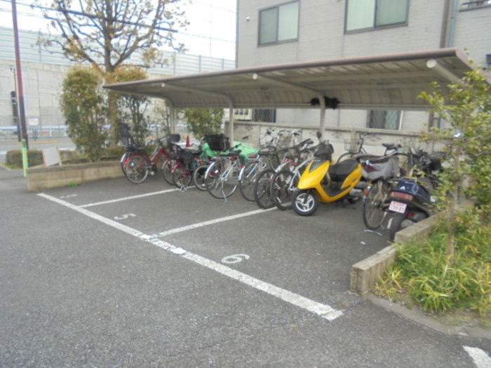 セジュール是政の駐車場