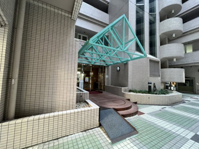 【エントランス】 | ルネ御苑プラザ