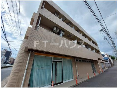 セイクリッド・トゥリーの外観