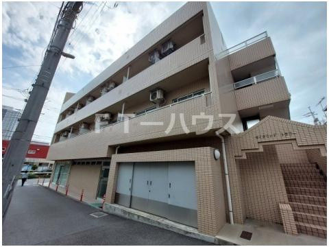 セイクリッド・トゥリーの外観