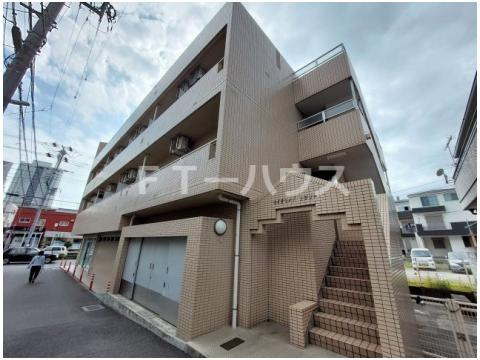 セイクリッド・トゥリーのエントランス