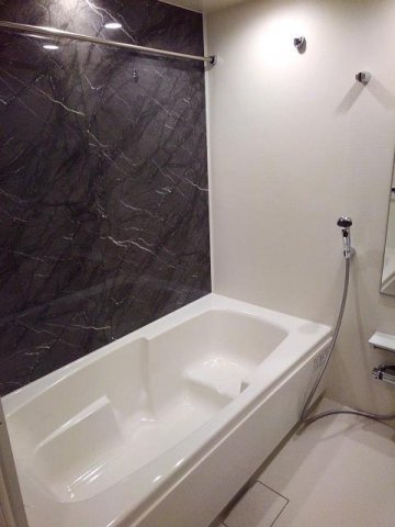 アミティエ　三本松　２号館の浴室|日々の疲れを癒すお風呂付です