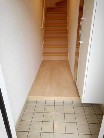 アミティエ　三本松　２号館の玄関|ゆったりとした玄関です