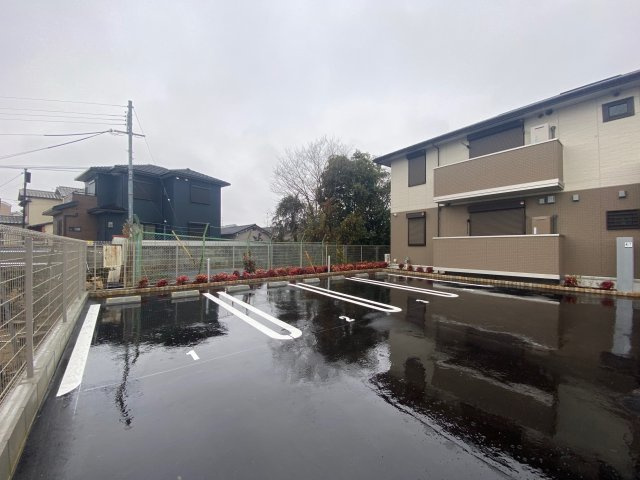 Contrailの駐車場