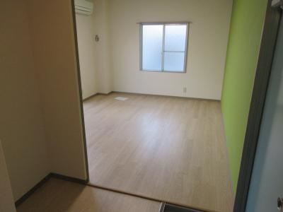 バルーンクラブ2の内装|キッチンから～